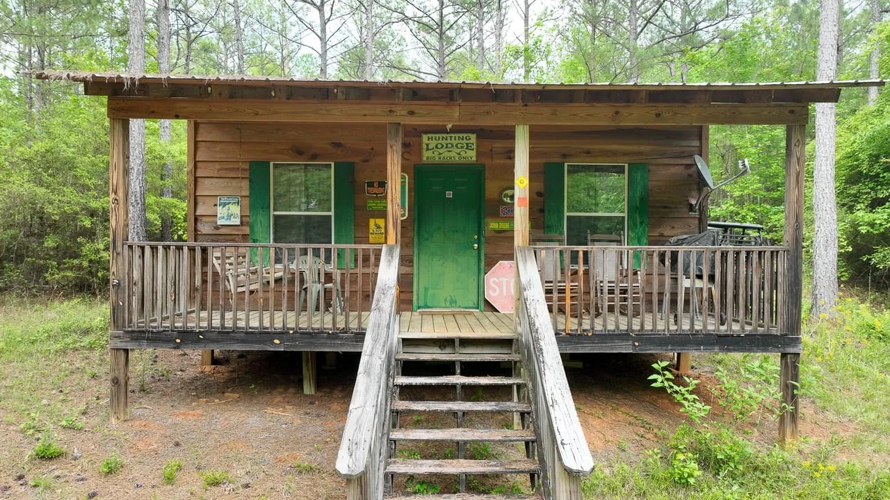 99 acres in Autauga County with Cabin Hunting Land for Sale