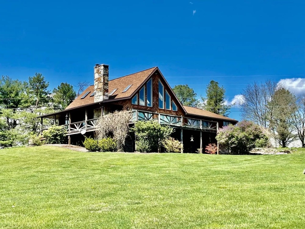 CEDAR CHALET - RAYSTOWN LAKE HUNTINGDON COUNTY - 15 - ACRES featured image