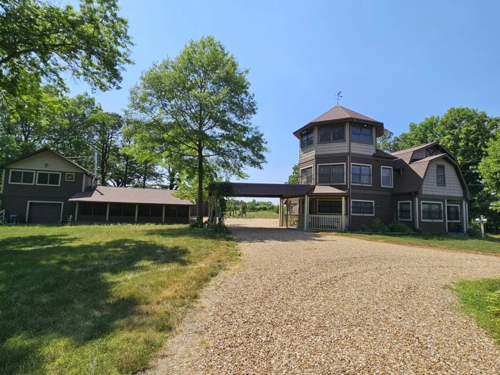 Unique Country Home Acreage Bunkhouse in Henry County featured image