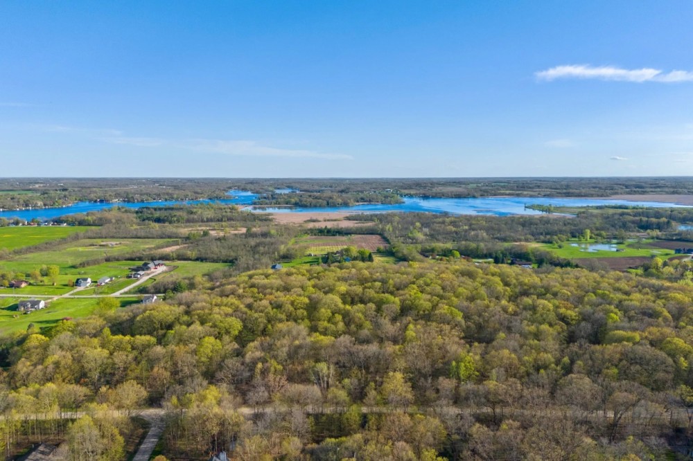 Lt1 Lake Dr N featured image