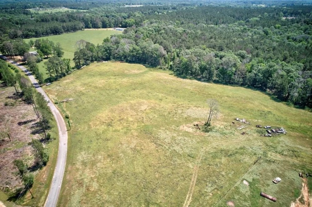 Small Hunting Property with Homesite in Amite County featured image