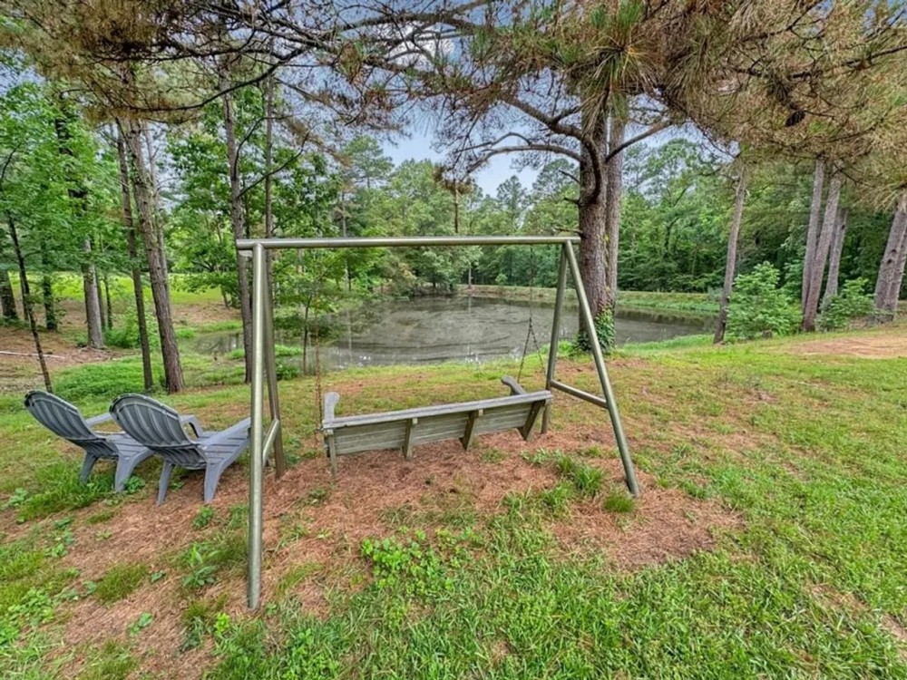 Beautiful Home Getaway For Sale in Natchez MS featured image