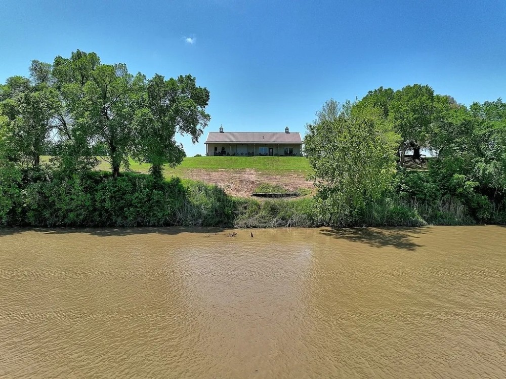 - 20 acres Colorado River Barndominium La Grange TX Fayette County featured image