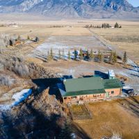 33 Acres Bordering the River in Mackay