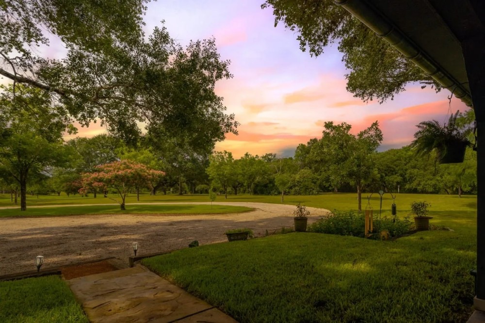 12134 US Hwy 77 in Schulenburg featured image