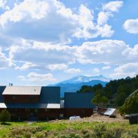 Luxurious Mountain Log Home images 5