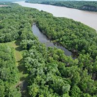 Hunting and recreational property along the banks of the Mississippi River