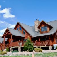 Luxurious Mountain Log Home