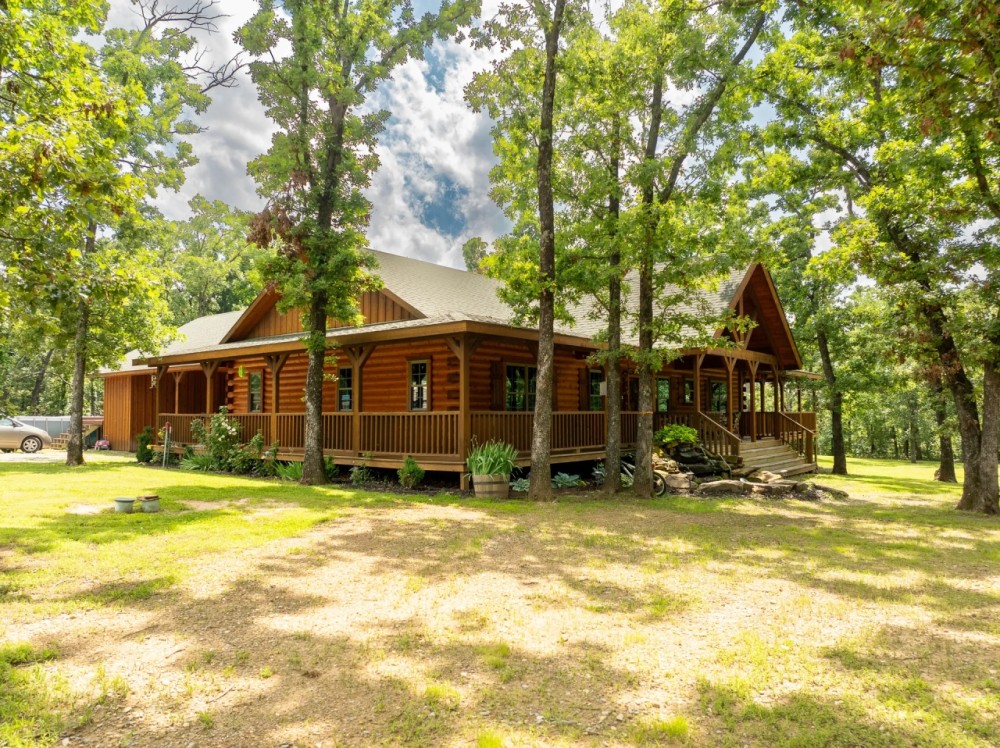 Custom Log Home on 40 Acres featured image