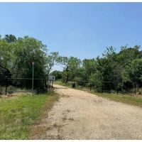 177 Kidnew Ln Luling TX images 4