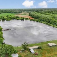 Hunting Land with Bass Lake in Humphreys County