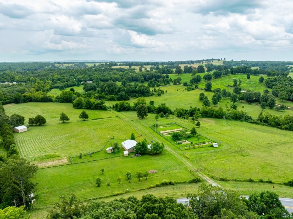 33 - Acres Pasture Shop with full bathroom Hay Barn Garden Highway Frontage Ash Flat Arkansas featured image