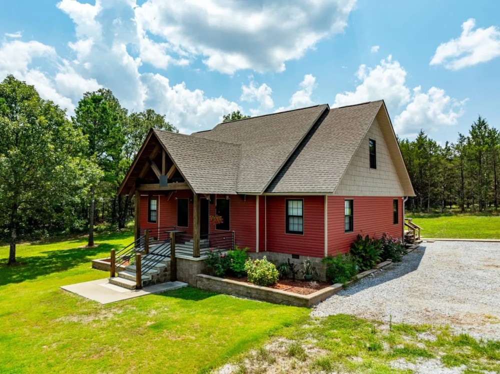 Gorgeous Home 6 bedrooms 3 full bath 2 half bath Shop 13 - Acres Cave City Arkansas featured image