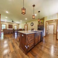 Gorgeous Home 6 bedrooms 3 full bath 2 half bath Shop 13 - Acres Cave City Arkansas images 4