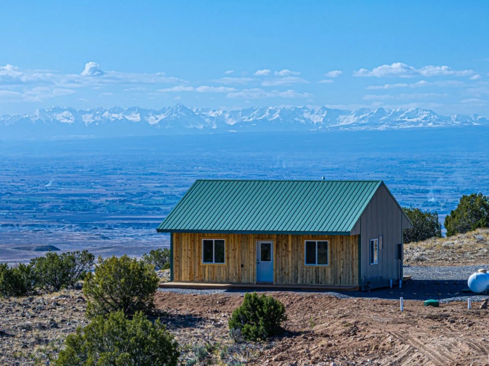 Stunning Off-Grid Cabin on Acreage in Eckert Colorado featured image