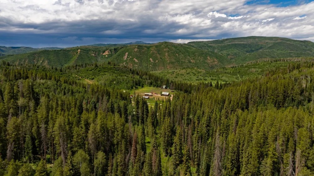 Colorado Outfitting Business with Lodge Adjacent to Public Lands featured image