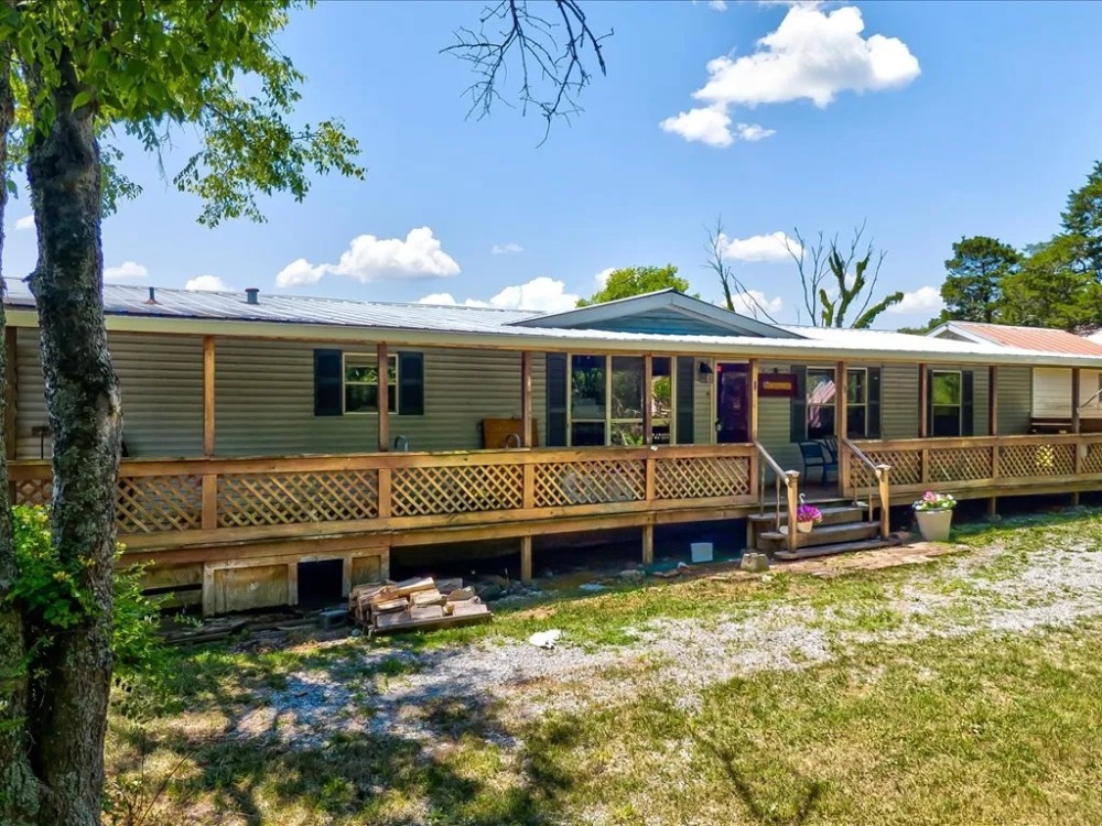 Charming 3-Bed Home on 19.34 Acres with Mountain Views in Bulls Gap TN featured image