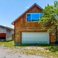 Charming 3-Bed Home on 19.34 Acres with Mountain Views in Bulls Gap TN images 3