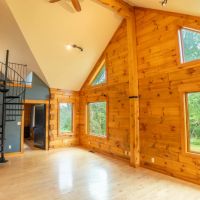 Stunning 4-Bedroom 3-Bath Log Home Decorah IA images 2