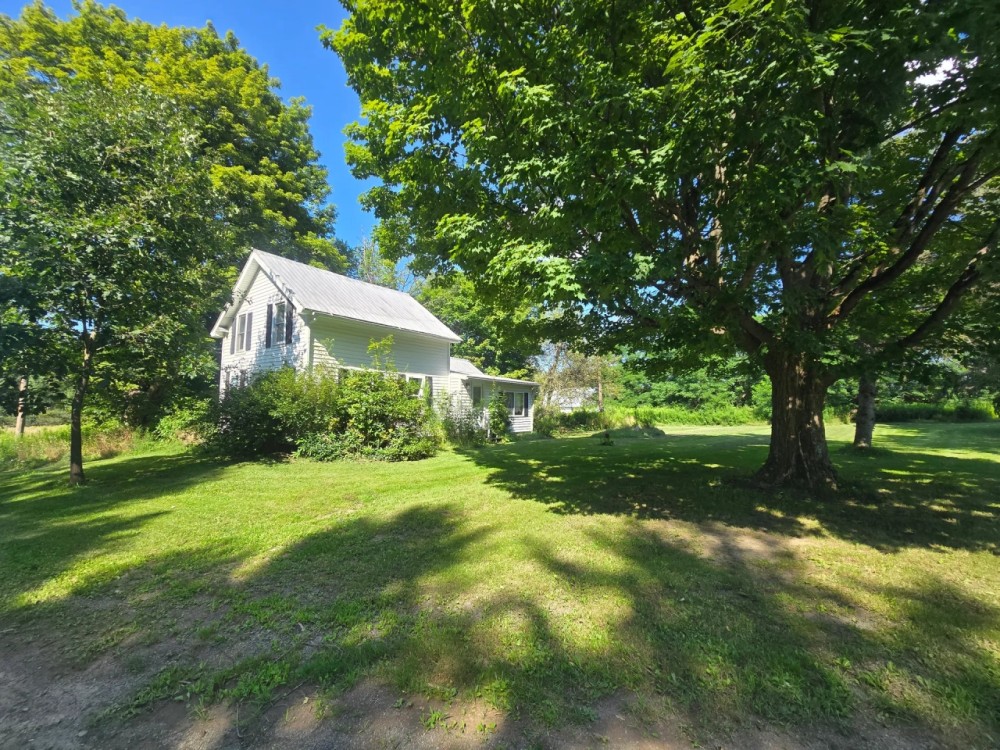 38 acres Land and Farmhouse for Sale Pulaski NY featured image