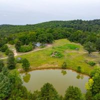 97 - Wooded Acres Hunters Paradise Rolling Hills Hunting Cabin Electric Water Pond Cave City Arkansas images 2