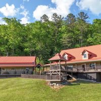 19-Acre Kentucky Country Home for Sale in the Daniel Boone National Forest images 2