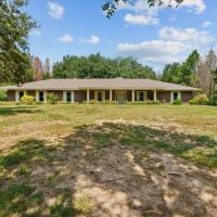 Spacious Renovated Home with Acreage in Liberty MS