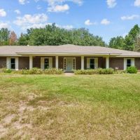 Spacious Renovated Home with Acreage in Liberty MS images 3