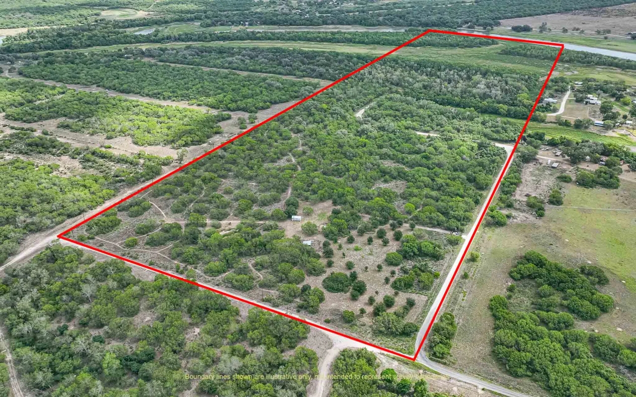 Live Oak County Nueces River Cove Ranch NW of Mathis Hunting Land for