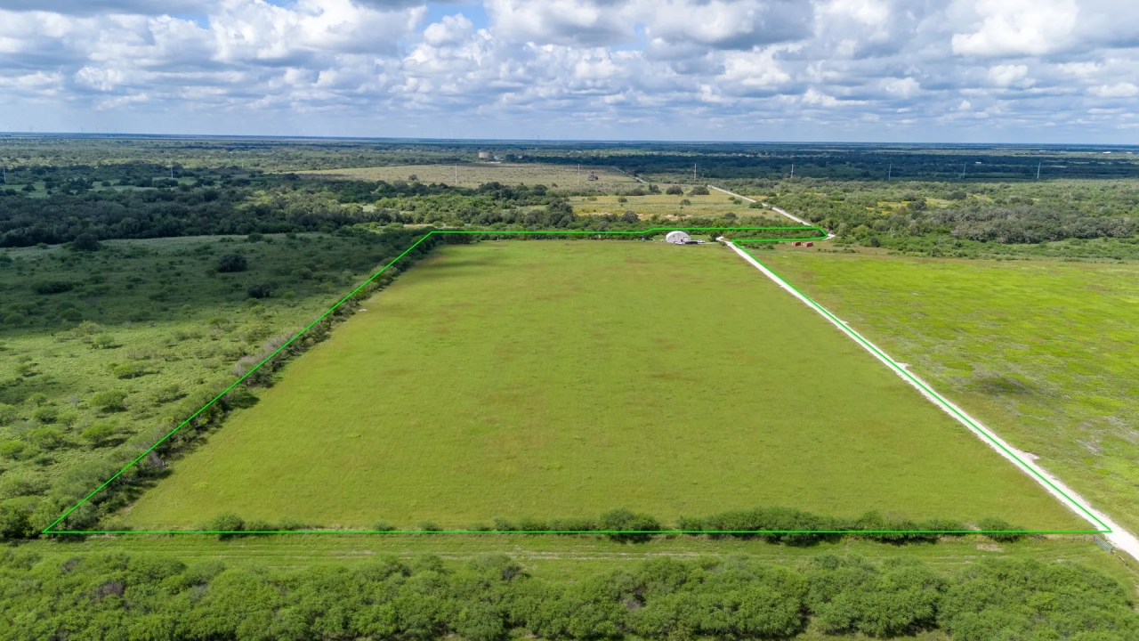 20 acres in 200 Cliff Rd. Woodsboro TX 78393 Hunting Land for Sale