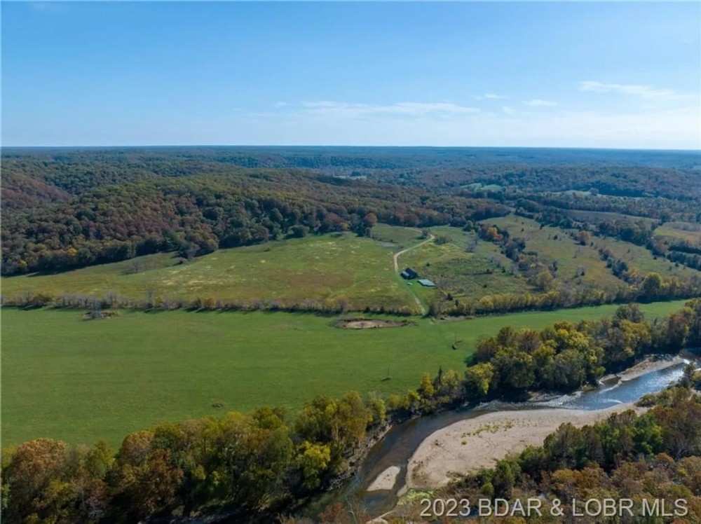 200 Acres on the Niangua River featured image