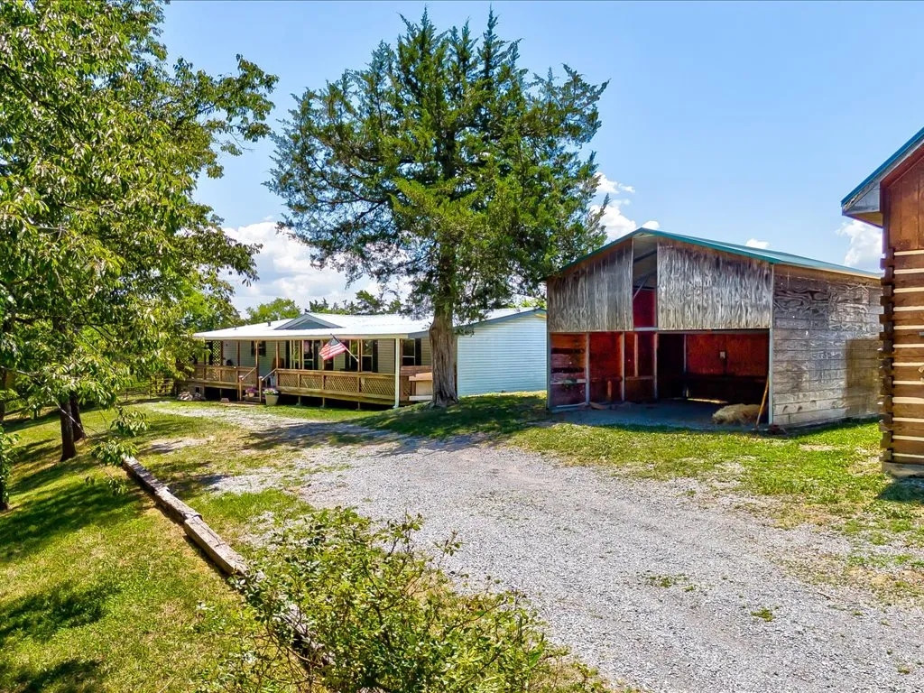 Charming 3Bed Home on 19.34 Acres with Mountain Views in Bulls Gap TN