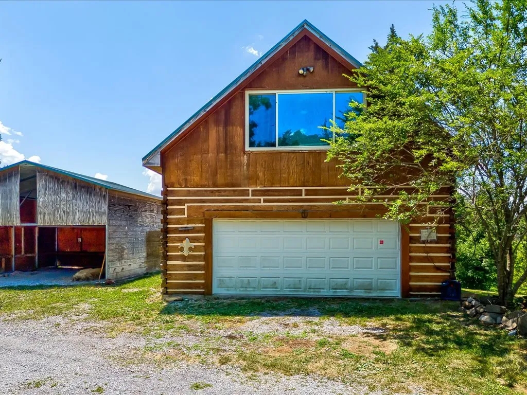 Charming 3Bed Home on 19.34 Acres with Mountain Views in Bulls Gap TN