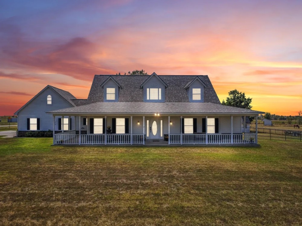 Beautiful Country Home on 10 Sprawling Acres featured image