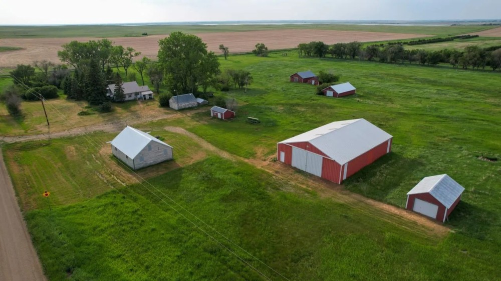 Sully County Acreage and Buildings featured image