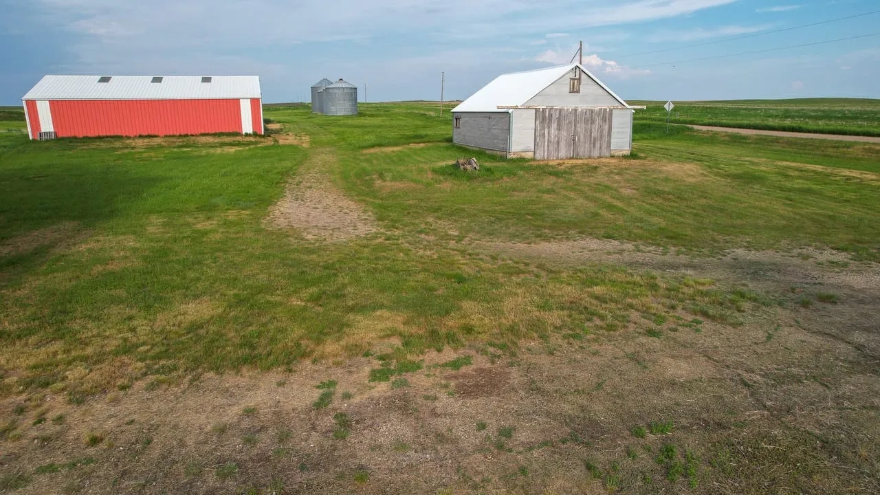 Sully County Acreage and Buildings Hunting Land for Sale