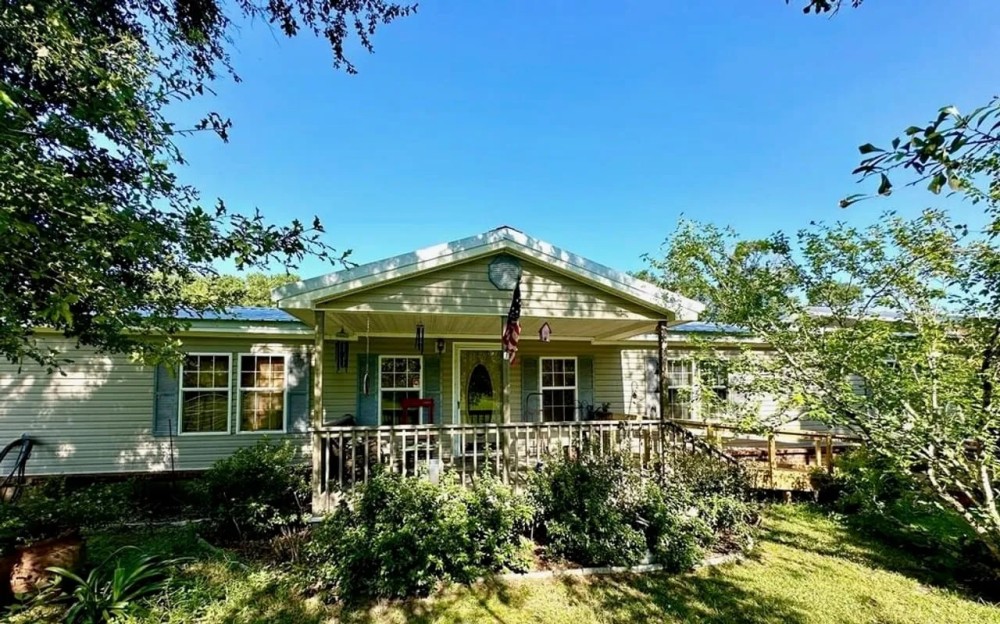 Pike County Country Home and Acreage for Sale -Summit MS featured image