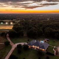 Luxury Horse Ranch with Lighted Roping Arena