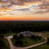 Luxury Horse Ranch with Lighted Roping Arena images 2