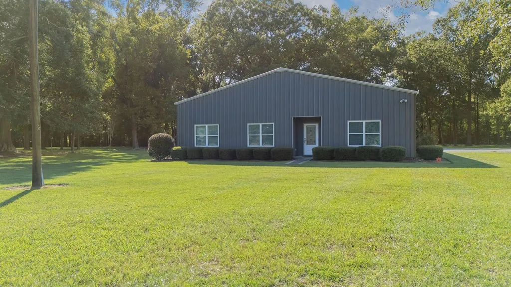 Barndominium 31 Acres Just Minutes From Montgomery Hunting Land for