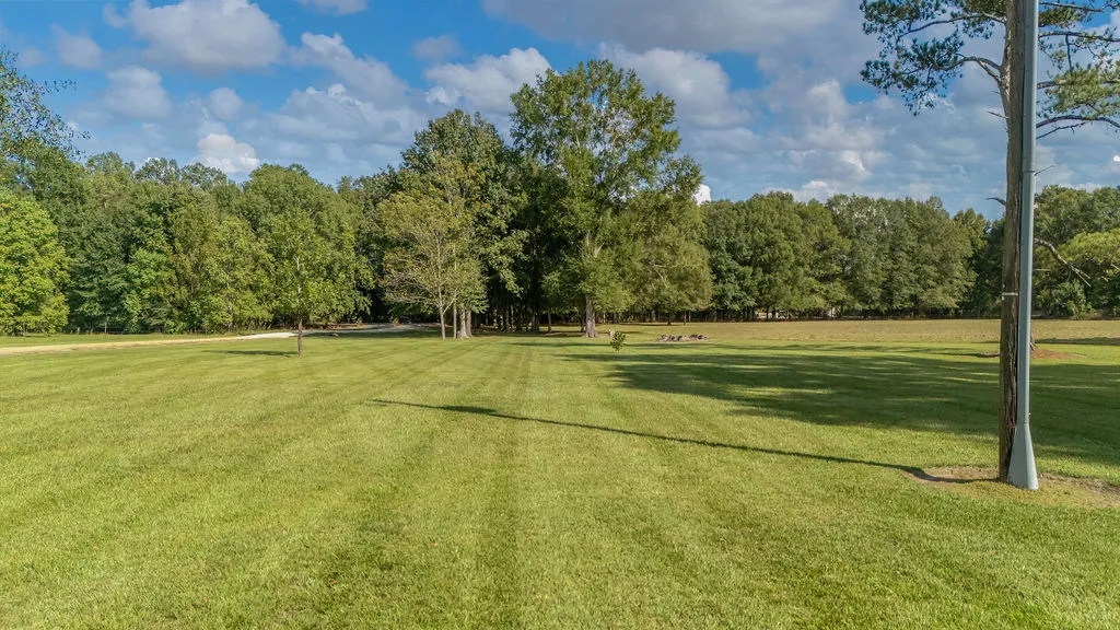 Barndominium 31 Acres Just Minutes From Montgomery Hunting Land for