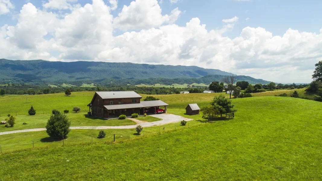 Stunning Cattle Ranch For Sale in Southwest VA Hunting Land for Sale