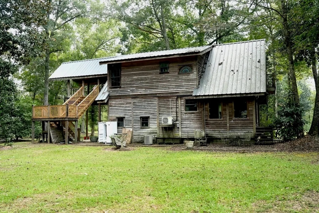 34 Acres Waterfront Property South Mississippi with Cabin Hunting