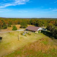 5 Bedrooms 4.5 Bath Over 5 437 under roof 57 - Acres Pond Cave City Arkansas images 2