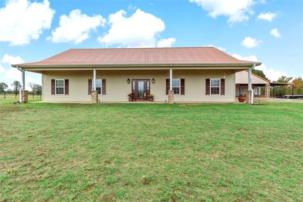 1646 FM 906 East Powderly TX 75473 featured image