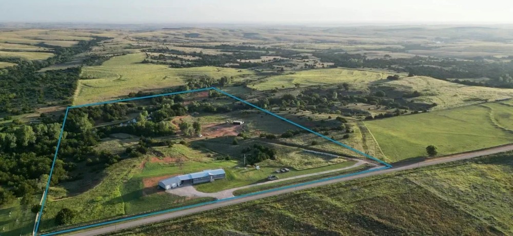 Beautiful Home on 25 acres featured image