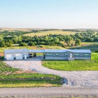 Beautiful Home on 25 acres images 2