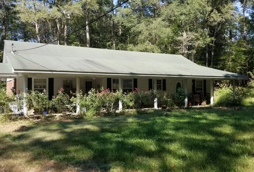 Country Home with Pond Acreage For Sale in Northeast LA featured image