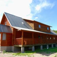 Luxurious Mountain Log Home images 3