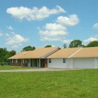 17.7 Acres 4 Bed 3 Bath Sunroom 30x40 4 stall barn Howell County images 3